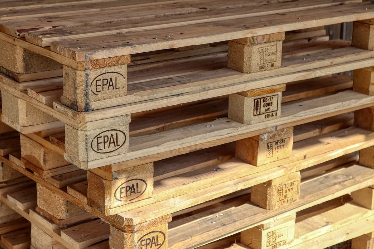 A Guide to Buying a Truckload of Wooden Pallets